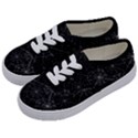 Pattern Spiderweb Halloween Gothic on black background Kids  Classic Low Top Sneakers View2