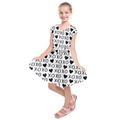 Xo Valentines Day Pattern Kids  Short Sleeve Dress by Valentinaart