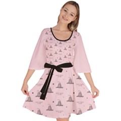 Gadsden Flag Standard Color Pink Gadsden Flag Pattern3 Stars K Gadsden Flag Pattern3 Black Background Velour Kimono Dress by snek