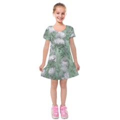 Green And White Textured Botanical Motif Manipulated Photo Kids  Short Sleeve Velvet Dress by dflcprintsclothing