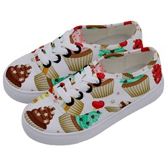 Seamless Pattern Yummy Colored Cupcakes Kids  Classic Low Top Sneakers by Nexatart