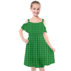 Green Christmas Tree Pattern Background Kids  Cut Out Shoulders Chiffon Dress by Amaryn4rt