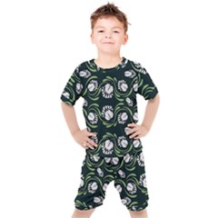 Folk Flowers Print Floral Pattern Ethnic Art Kids  Tee And Shorts Set by Eskimos