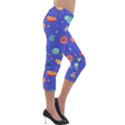 Virus Seamless Pattern Lightweight Velour Capri Leggings  View4