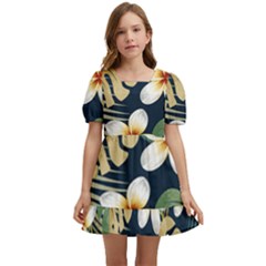 Seamless Pattern With Tropical Strelitzia Flowers Leaves Exotic Background Kids  Short Sleeve Dolly Dress by Ket1n9