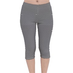 Abstract Diagonal Stripe Pattern Seamless Velvet Capri Leggings  by Maspions