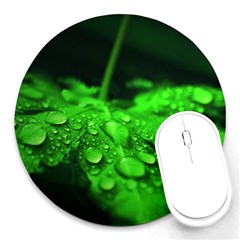 Waterdrops 8  Mouse Pad (round)