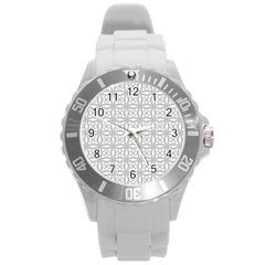 Ní Neart Go Cur Le Chéile Round Plastic Sport Watch (l) by WensdaiAmbrose