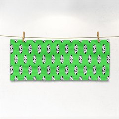 Knotty Ball Hand Towel by Sparkle